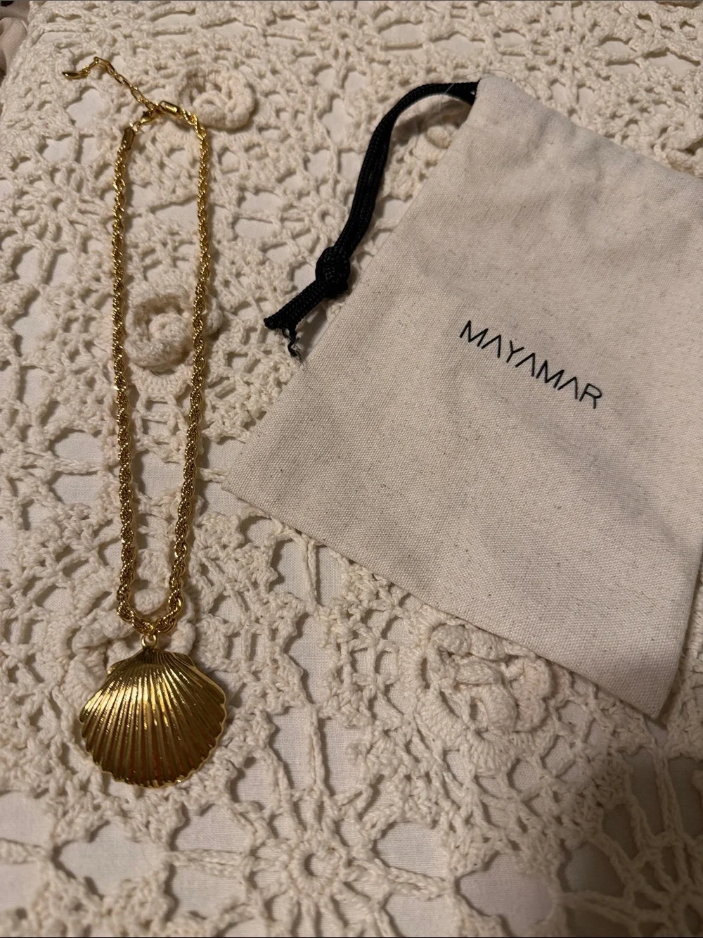 Mayamar shell necklace